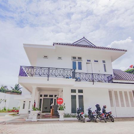 Hotel OYO 90342 Kemang Garden Jakarta Exterior foto